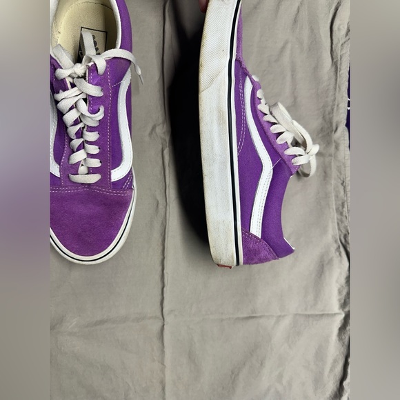 Vans - Picture 3 of 5